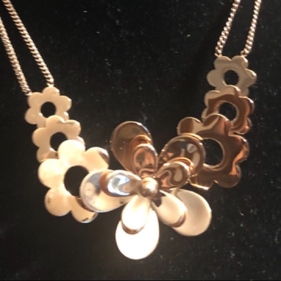 NWT MICHAEL KORS FULL BLOOM NECKLACE/HOOP EARRINGS - Picture 7 of 7